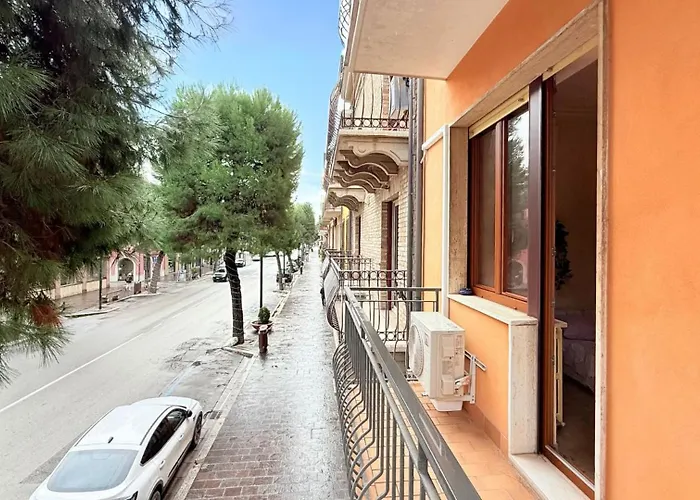 P077 - Porto Recanati, Ampio Quadrilocale In Pieno Centro