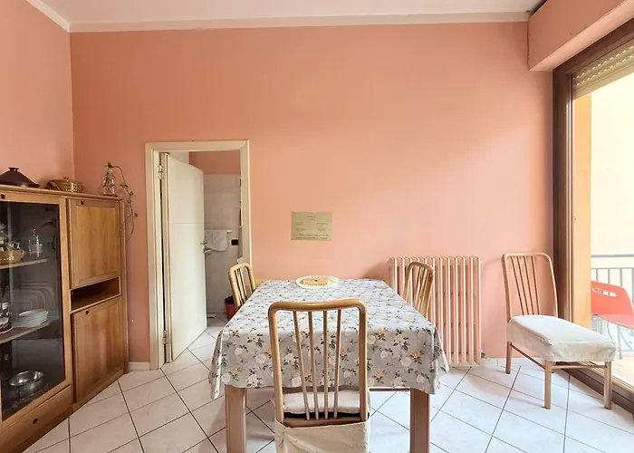 P077 - Porto Recanati, Ampio Quadrilocale In Pieno Centro *