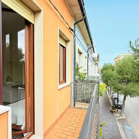 P077 - Porto Recanati, Ampio Quadrilocale In Pieno Centro