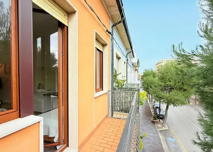 P077 - Porto Recanati, Ampio Quadrilocale In Pieno Centro